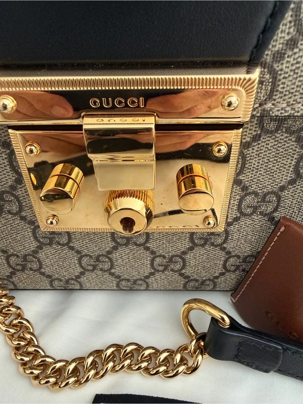 Gucci satchel signature